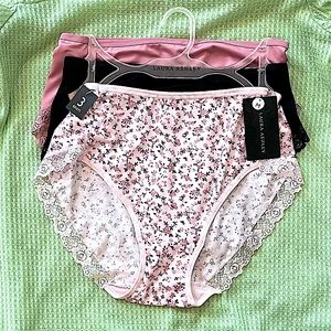 NWT Laura Ashley pack of 3 briefs size medium